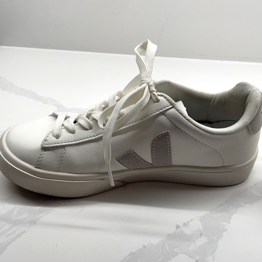 Veja Campo leather tennis shoes